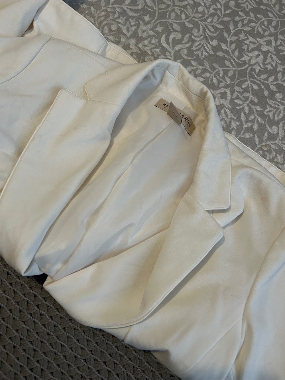 Apostrophe White Women's Tailored Blazer